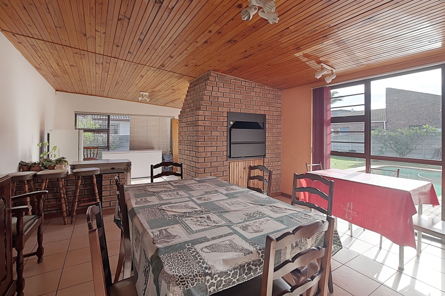 4 Bedroom Property for Sale in Welgelegen 3 Western Cape
